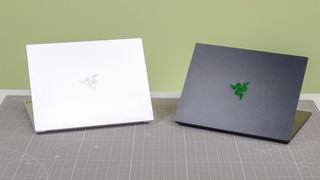 桌子上的Razer Blade 14（2024）